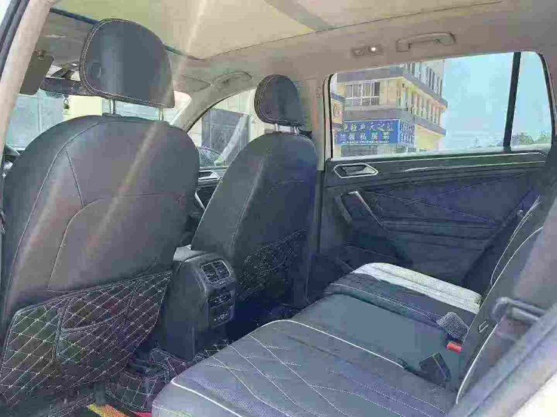 襄阳22年大众途观6