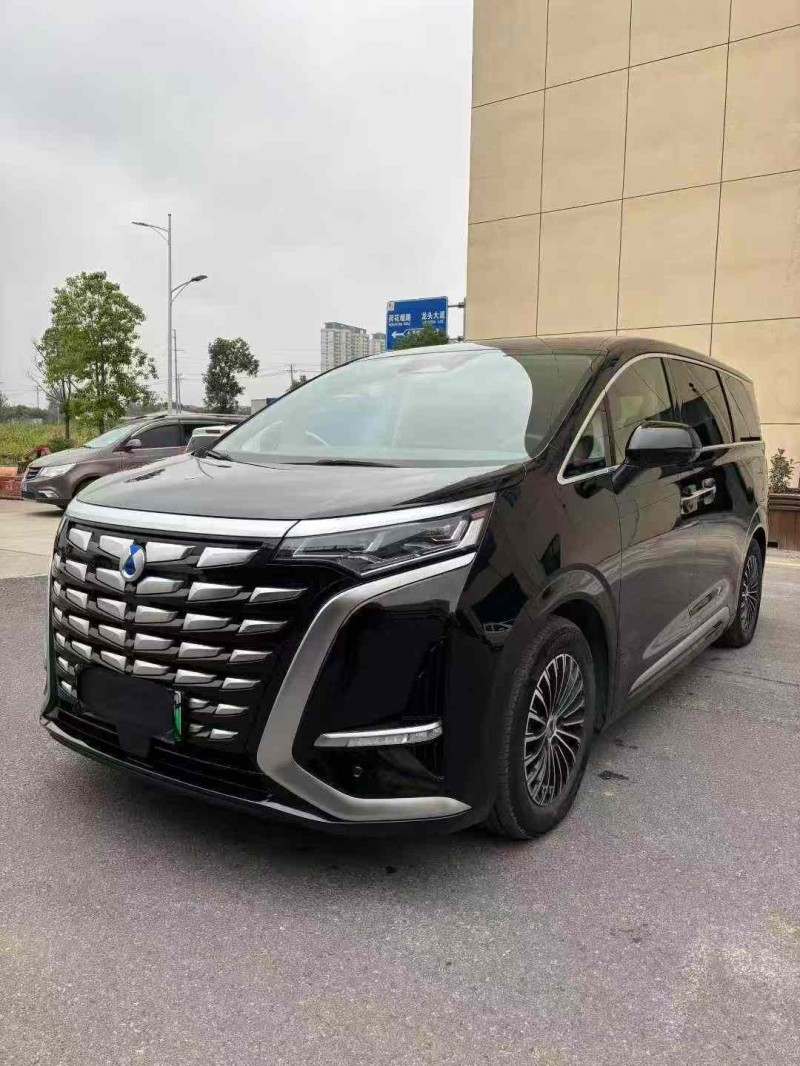 襄阳23年腾势D92