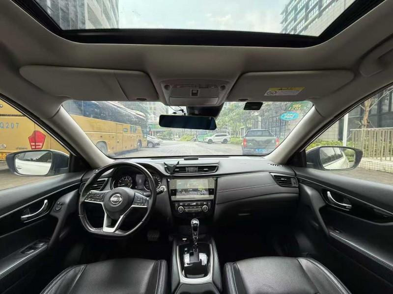 佛山19年日产奇骏6