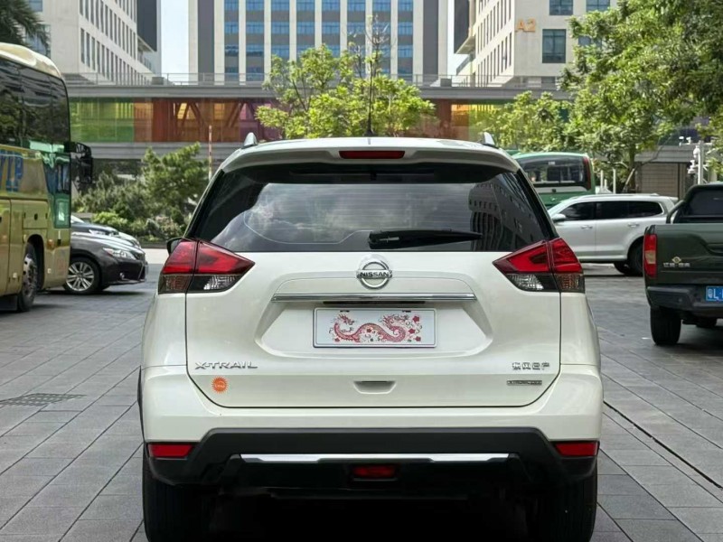 佛山19年日产奇骏9