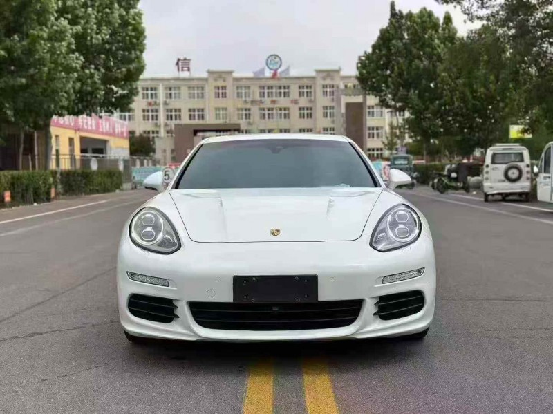泰安16年保时捷帕拉梅拉1