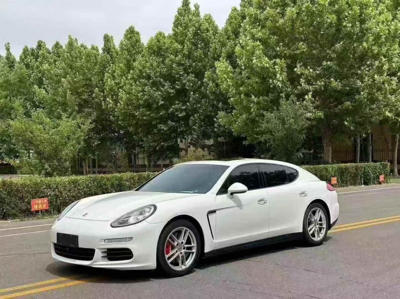 泰安16年保时捷帕拉梅拉2