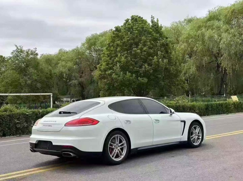 泰安16年保时捷帕拉梅拉8