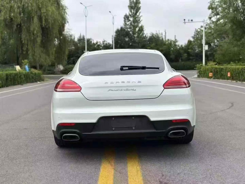 泰安16年保时捷帕拉梅拉9