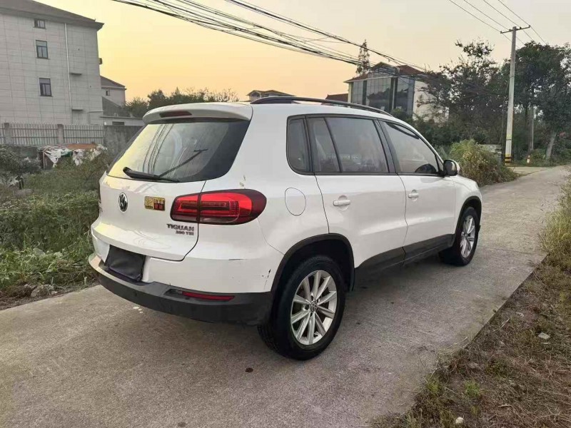 绍兴17年大众途观8