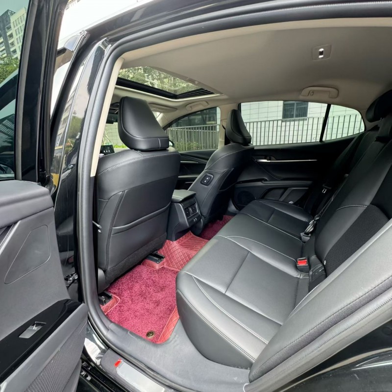 佛山25年丰田凯美瑞5