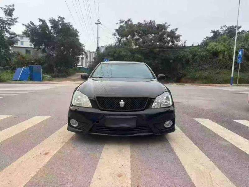 南宁06年丰田皇冠1