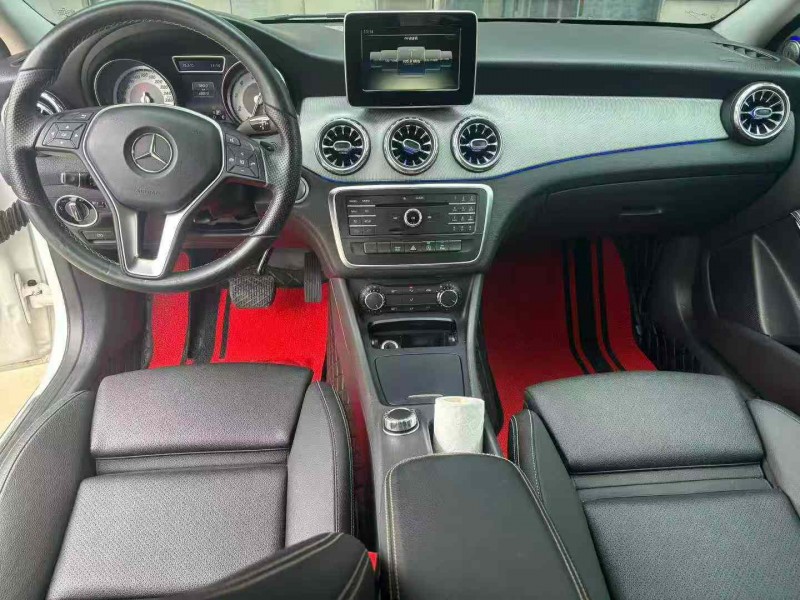 保定16年奔驰GLA7