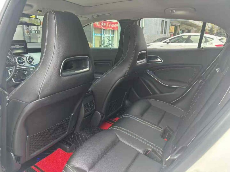 保定16年奔驰GLA9