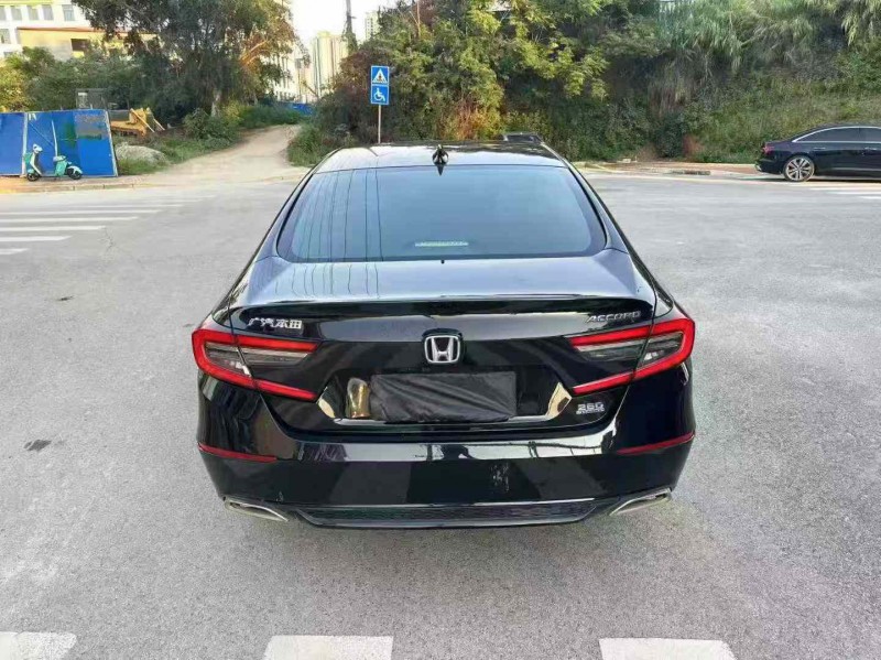 南宁23年本田雅阁9