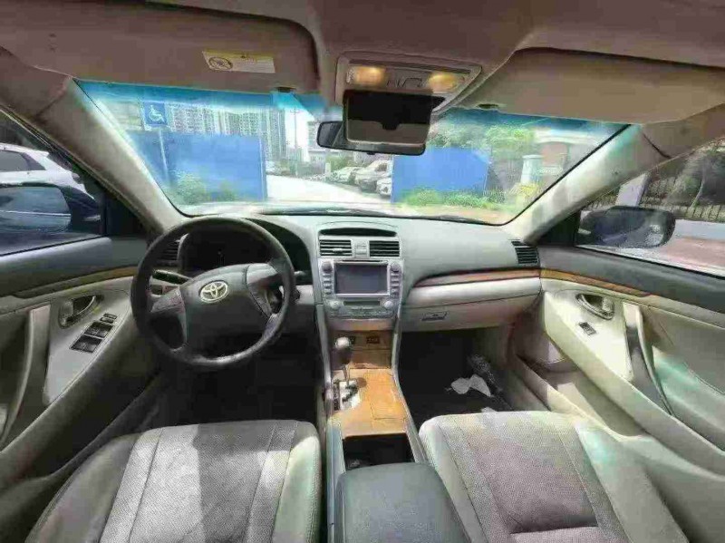 南宁11年丰田凯美瑞5