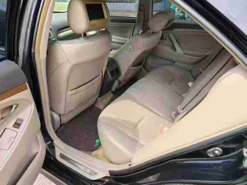 南宁11年丰田凯美瑞6