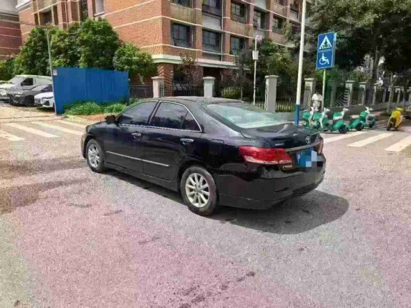 南宁11年丰田凯美瑞8