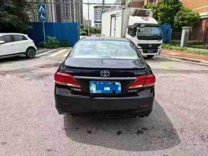 南宁11年丰田凯美瑞9