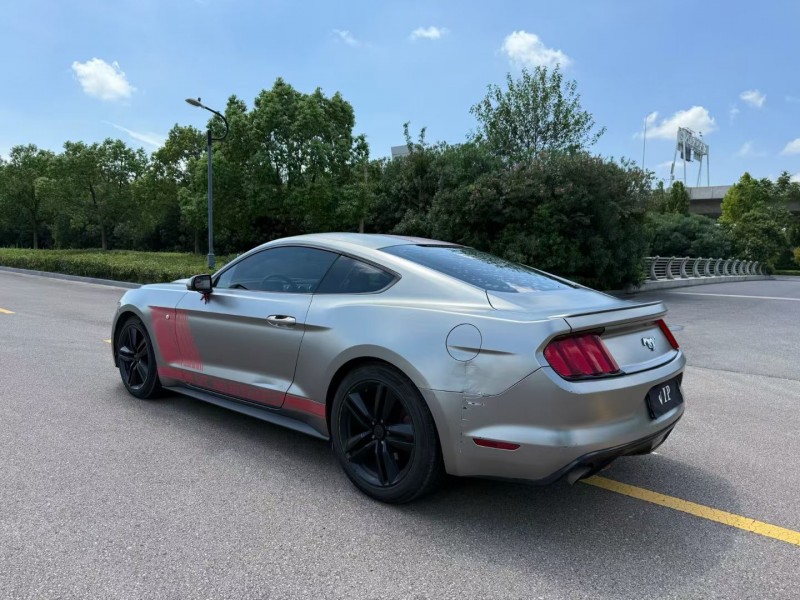 淮安17年福特野马8