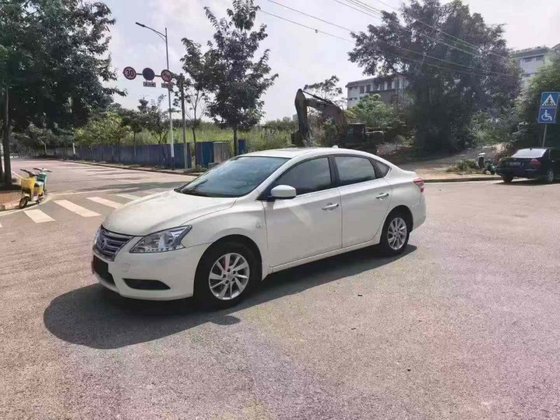 南宁15年日产轩逸2