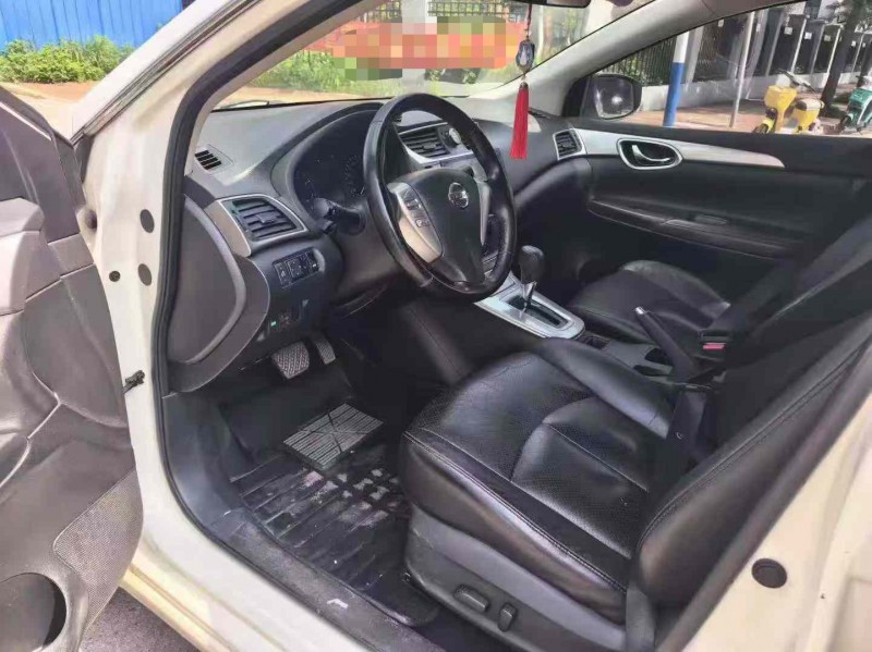 南宁15年日产轩逸4