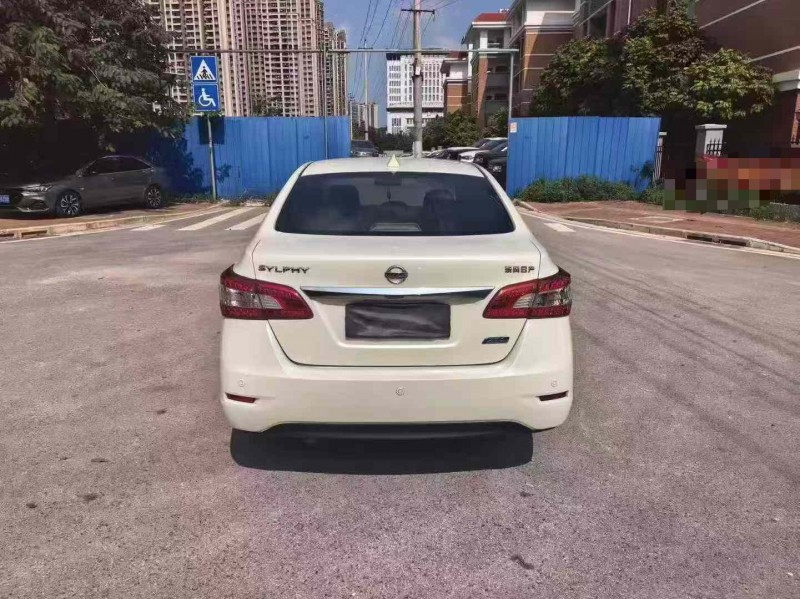 南宁15年日产轩逸9