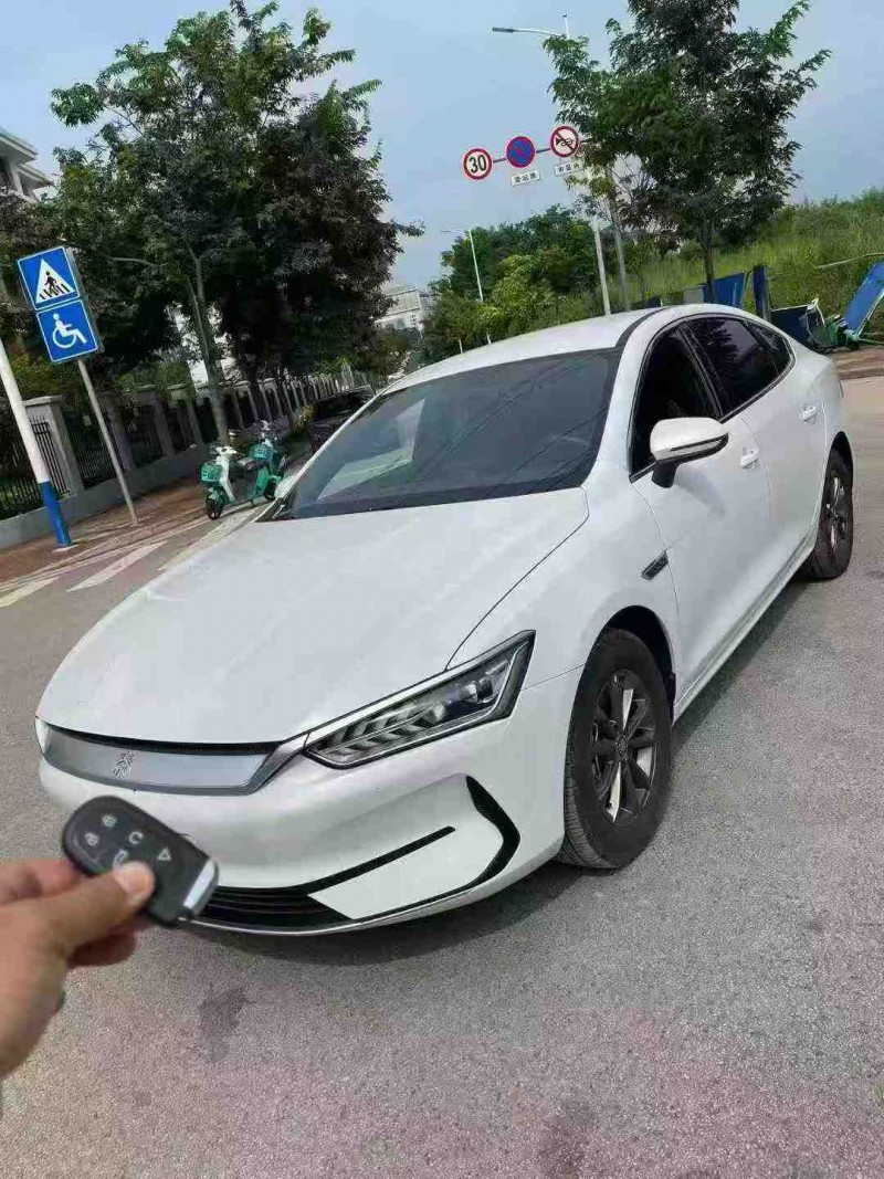 南宁24年比亚迪秦2