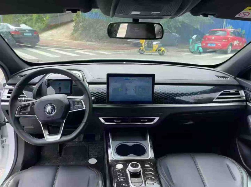 南宁24年比亚迪秦4