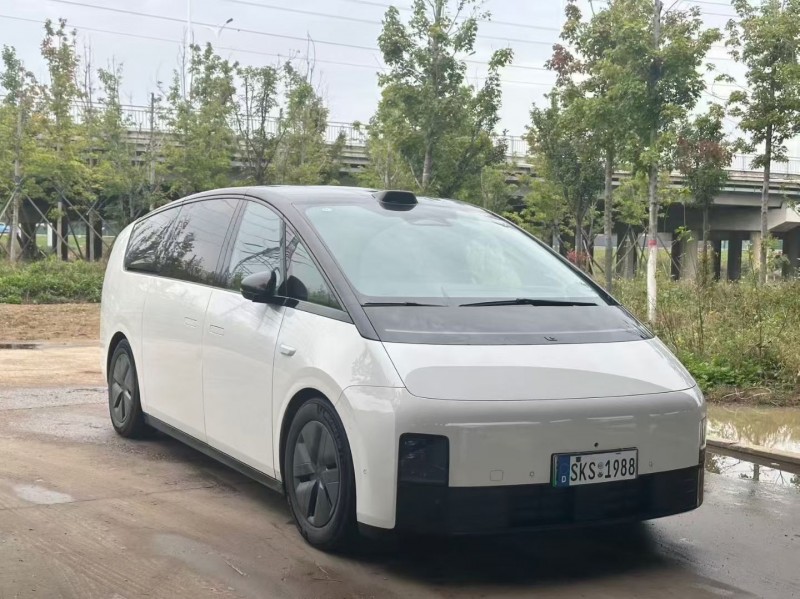 青岛24年理想mega2