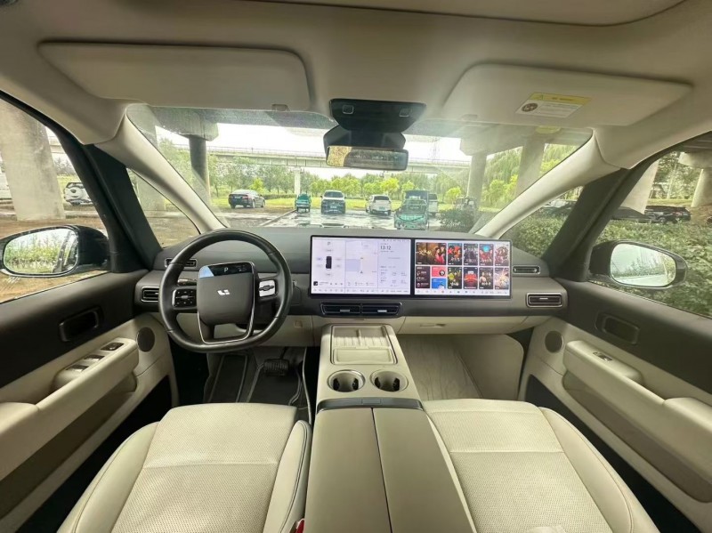 青岛24年理想mega5