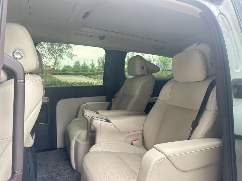 青岛24年理想mega6