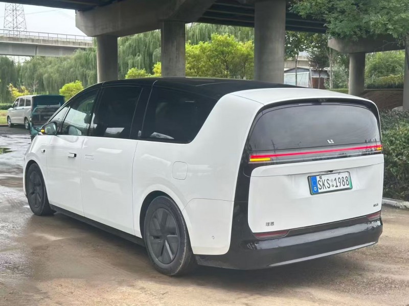 青岛24年理想mega8