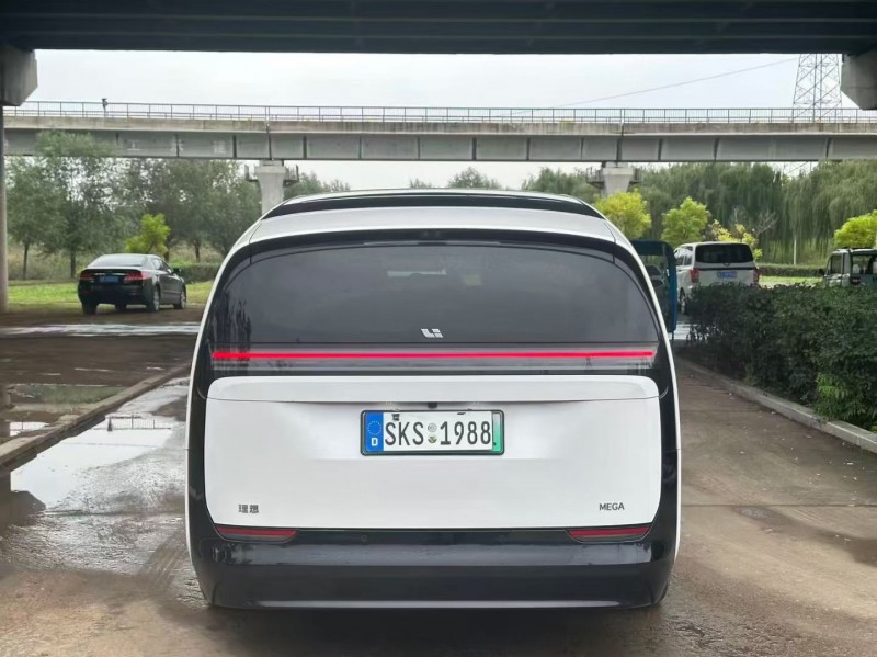 青岛24年理想mega9