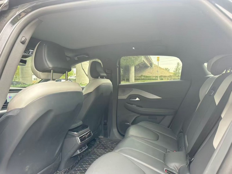 青岛25年极狐汽车阿尔法5