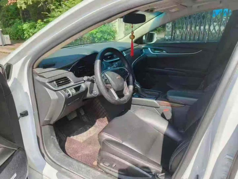 开封18年凯迪拉克XTS6