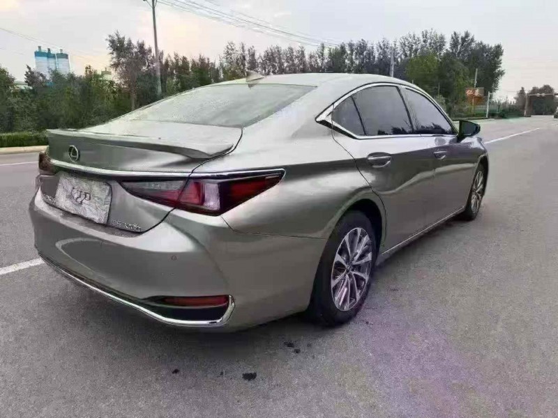 枣庄24年雷克萨斯ES7