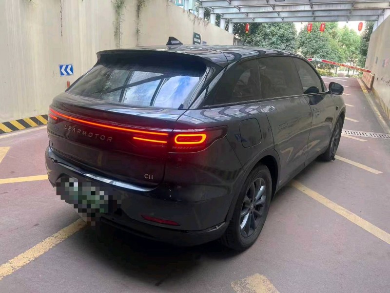 台州23年零跑汽车C114