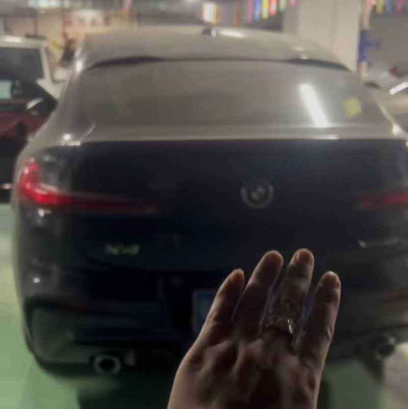 广州21年宝马X46