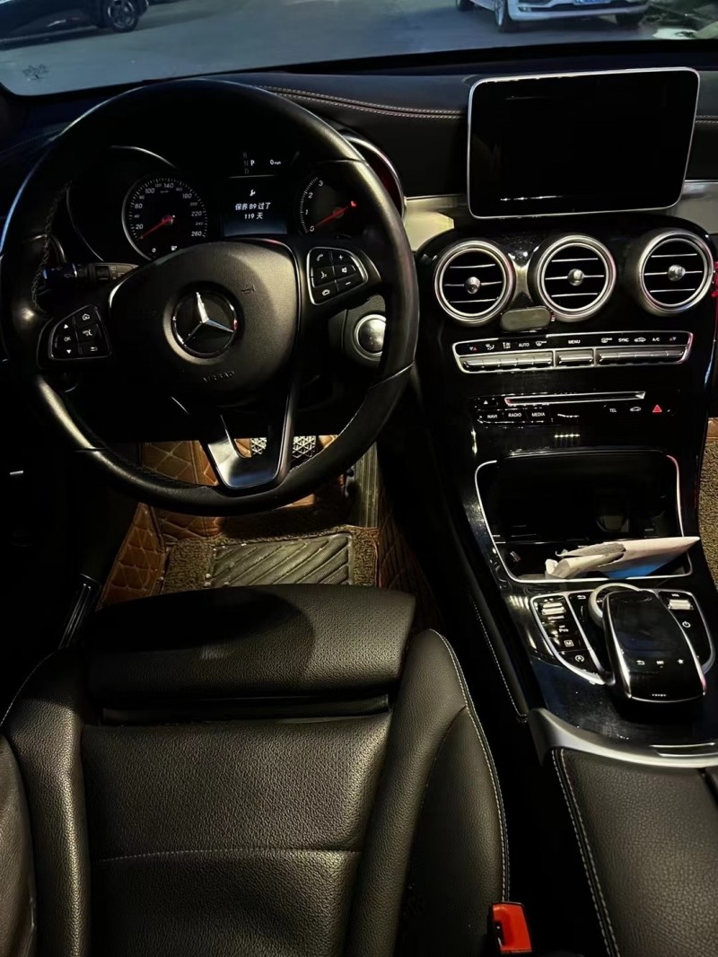 广州19年奔驰GLC2