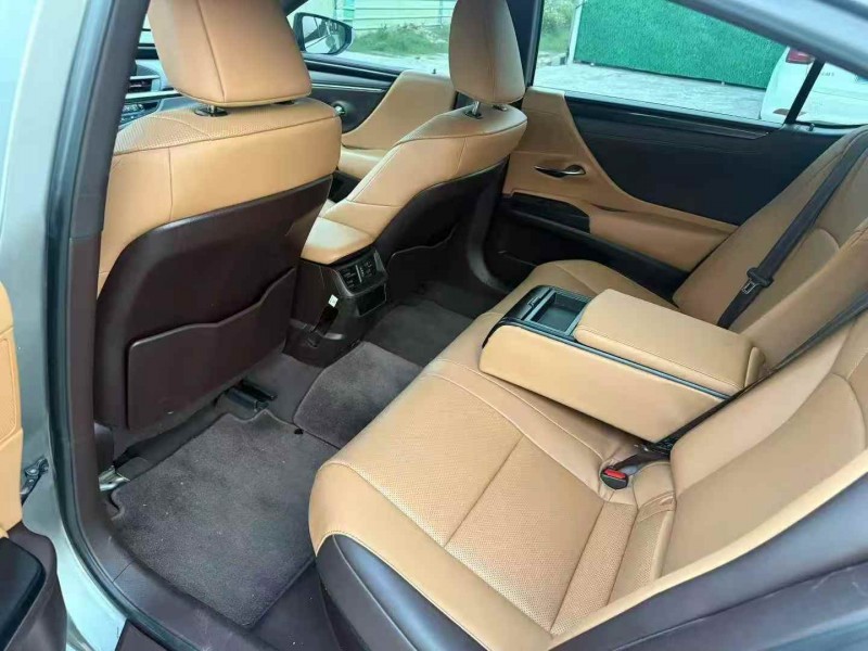 佛山20年雷克萨斯ES5