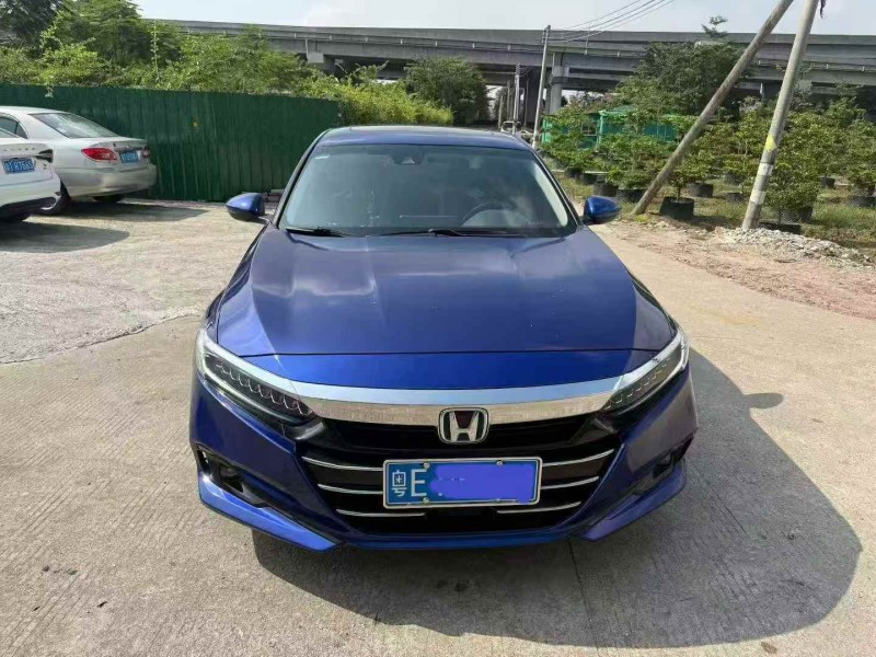 深圳22年本田雅阁1