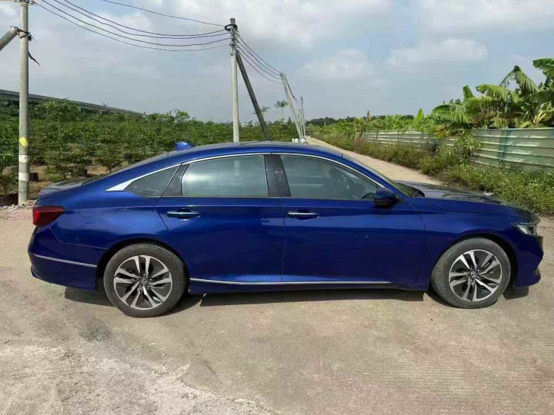 深圳22年本田雅阁3