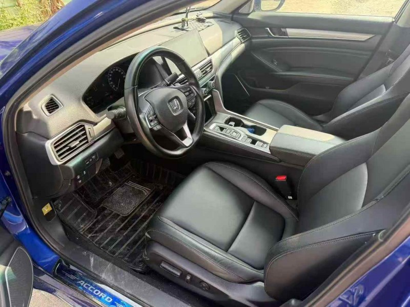 深圳22年本田雅阁5