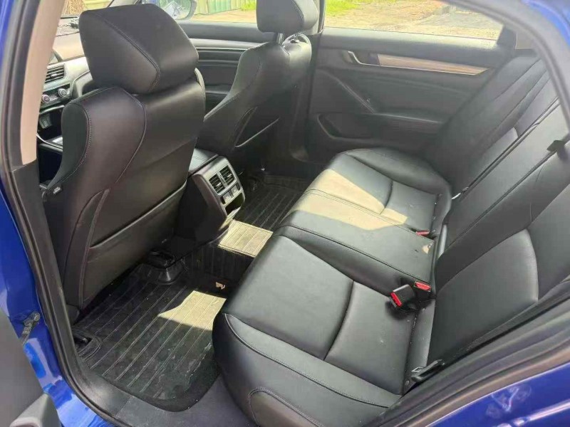 深圳22年本田雅阁6