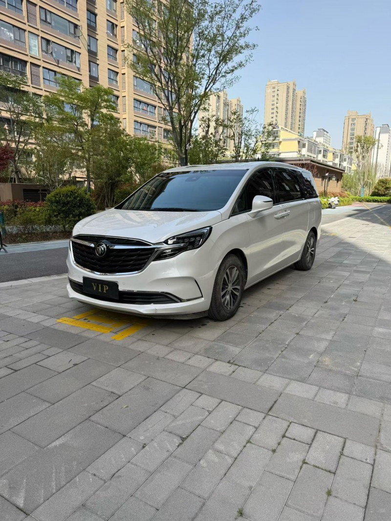 宿迁21年别克GL82