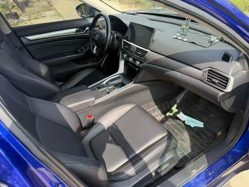 深圳22年本田雅阁9