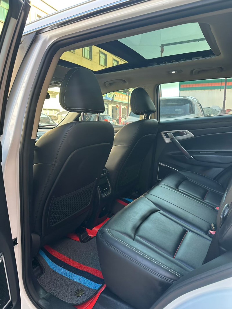 平凉20年吉利博越4