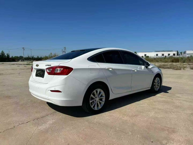 邢台16年雪佛兰科鲁兹9