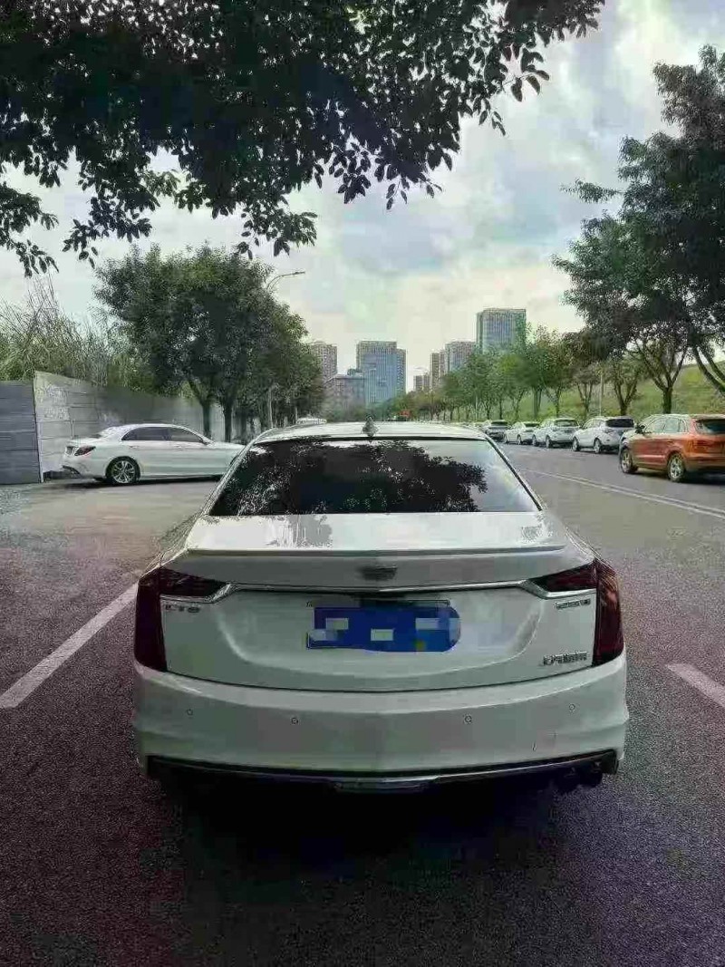 重庆20年凯迪拉克CT69