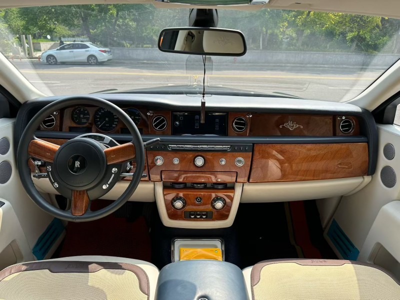 唐山15年劳斯莱斯幻影6