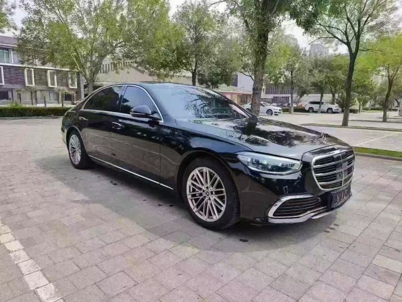 广州22年奔驰S8