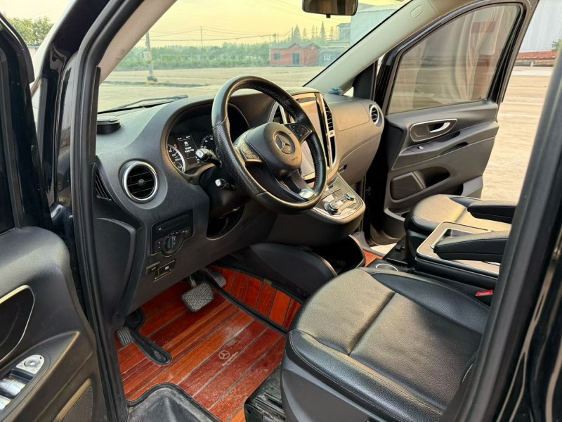 徐州19年奔驰威霆8