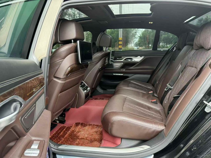 保定16年宝马7系5