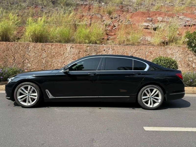 娄底19年宝马7系2